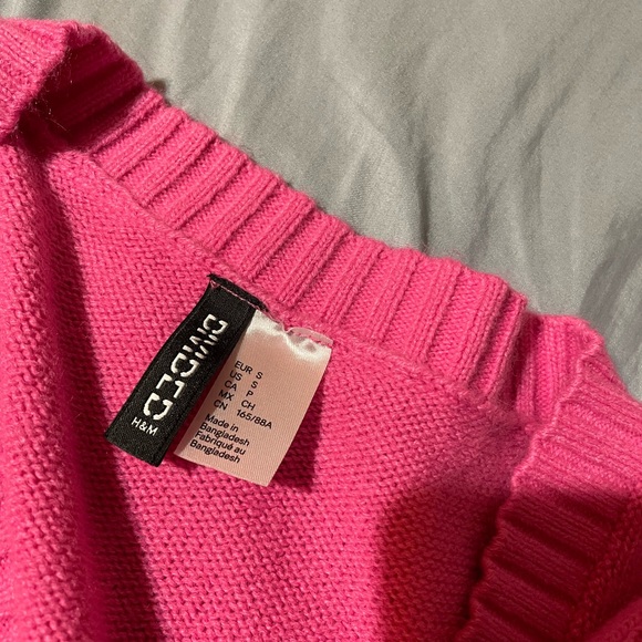 H&M divided V-neck top size s - Picture 4 of 5